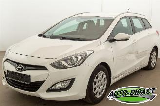 Schadeauto Hyundai I-30 1.4 Airco Leder 2013/4