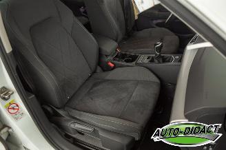 Volkswagen Golf 2.0 TDI 85kW Digi Dash Navi Life Business picture 16