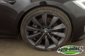 Tesla Model S 75D Base AWD 386kW Pano Leder 122.475 km picture 32