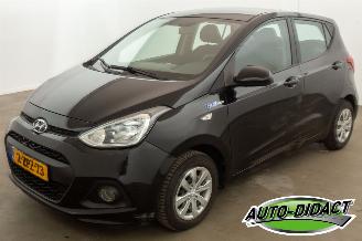 krockskadad bil auto Hyundai I-10 1.0i i-Motion Clima Comfort 2015/2