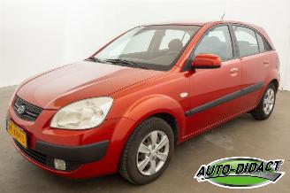 Vaurioauto  passenger cars Kia Rio 1.4 Airco X-pect 2010/1