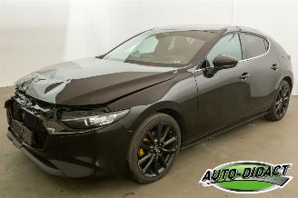 Vaurioauto  passenger cars Mazda 3 Automaat 64.913 KM Skyactiv 2024/9