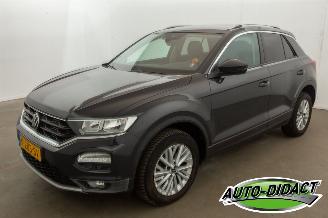 Voiture accidenté Volkswagen T-Roc 1.0 TSI Digi Dash Navi Camera Clima Style Business 2021/3