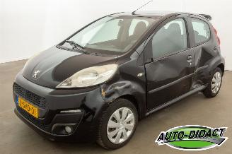 krockskadad bil auto Peugeot 107 1.0 Airco Active 2013/9