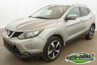 Schadeauto Nissan Qashqai 1.6 dCi Pano Navi Camera Clima 2015/3