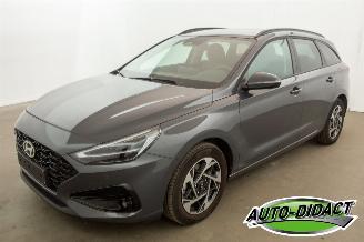 Auto incidentate Hyundai I-30 1.5 Hybrid Automaat Navi Camera Clima 2025/8