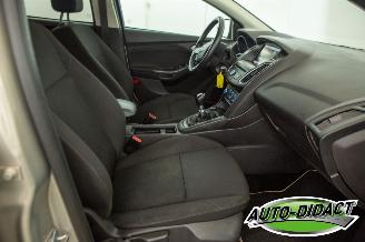 Ford Focus 1.5 TDCi 77.730 km Carpas Navi Airco Trend picture 21