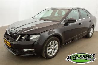 krockskadad bil auto Skoda Octavia 1.0 TSI Navi Clima Greentech Business Edition 2020/2