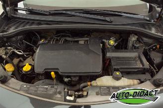 Renault Clio 1.2-16V Airco Special Rip Curl picture 29