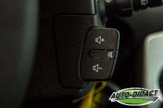 Renault Clio 1.2-16V Airco Special Rip Curl picture 14
