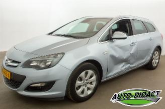 Vaurioauto  passenger cars Opel Astra 1.4 Turbo Clima Blitz 2015/9