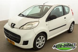 Voiture accidenté Peugeot 107 1.0-12V Airco 2011/12