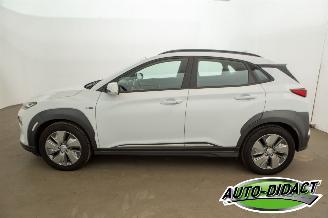 Hyundai Kona 64 kWh SOH 100% EV Comfort Camera Clima picture 36