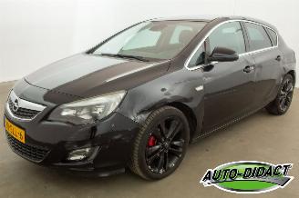 Coche accidentado Opel Astra 1.4 Turbo Clima Sport 2011/10