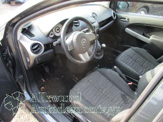 Mazda 2 2 (DE) Hatchback 1.3 16V S-VT (ZJ46) [55kW]  (10-2007/06-2015) picture 9