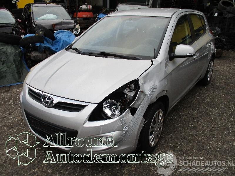 Hyundai I-20 i20 Hatchback 1.2i 16V (G4LA) [57kW]  (09-2008/12-2012)
