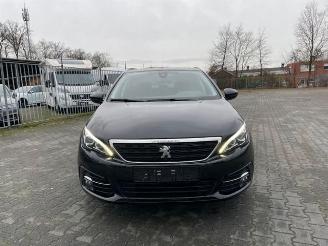 Peugeot 308 SW PureTech 1.2 Panorama / Navi / LED picture 3