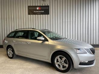 Skoda Octavia Combi Ambition Navigation picture 7