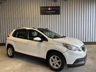 Peugeot 2008 Active Autom / Panorama / Navigation picture 7