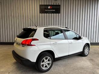 Peugeot 2008 Active Autom / Panorama / Navigation picture 5