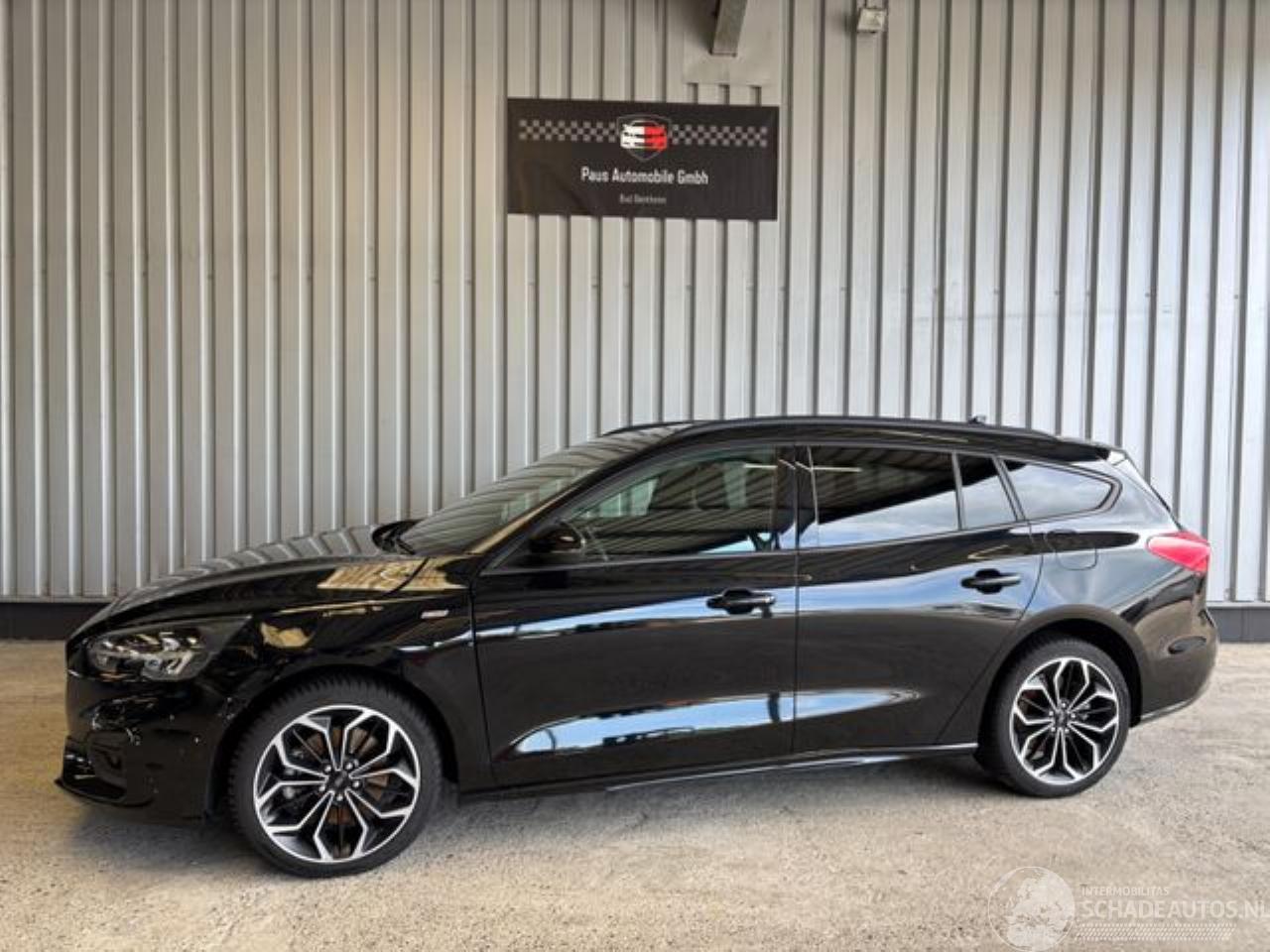 Ford Focus Turnier ST-Line Autom / LED
