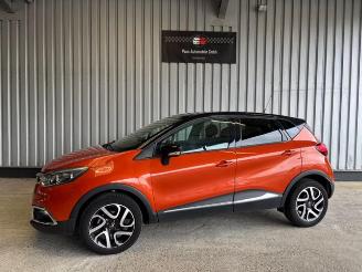Vaurioauto  passenger cars Renault Captur Intens Automatic / R-Kamera / Navigation 2017/4