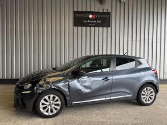 Damaged car Renault Clio V Experience Navigation / LED 2020/12