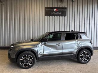 krockskadad bil auto Jeep Avenger Summit Electric 2023/9