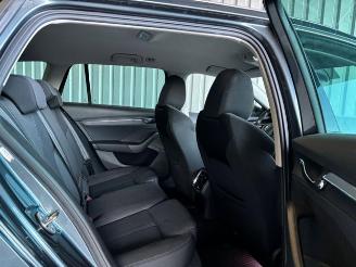 Skoda Octavia 2.0 TDI DSG Combi Style Head-Up picture 12