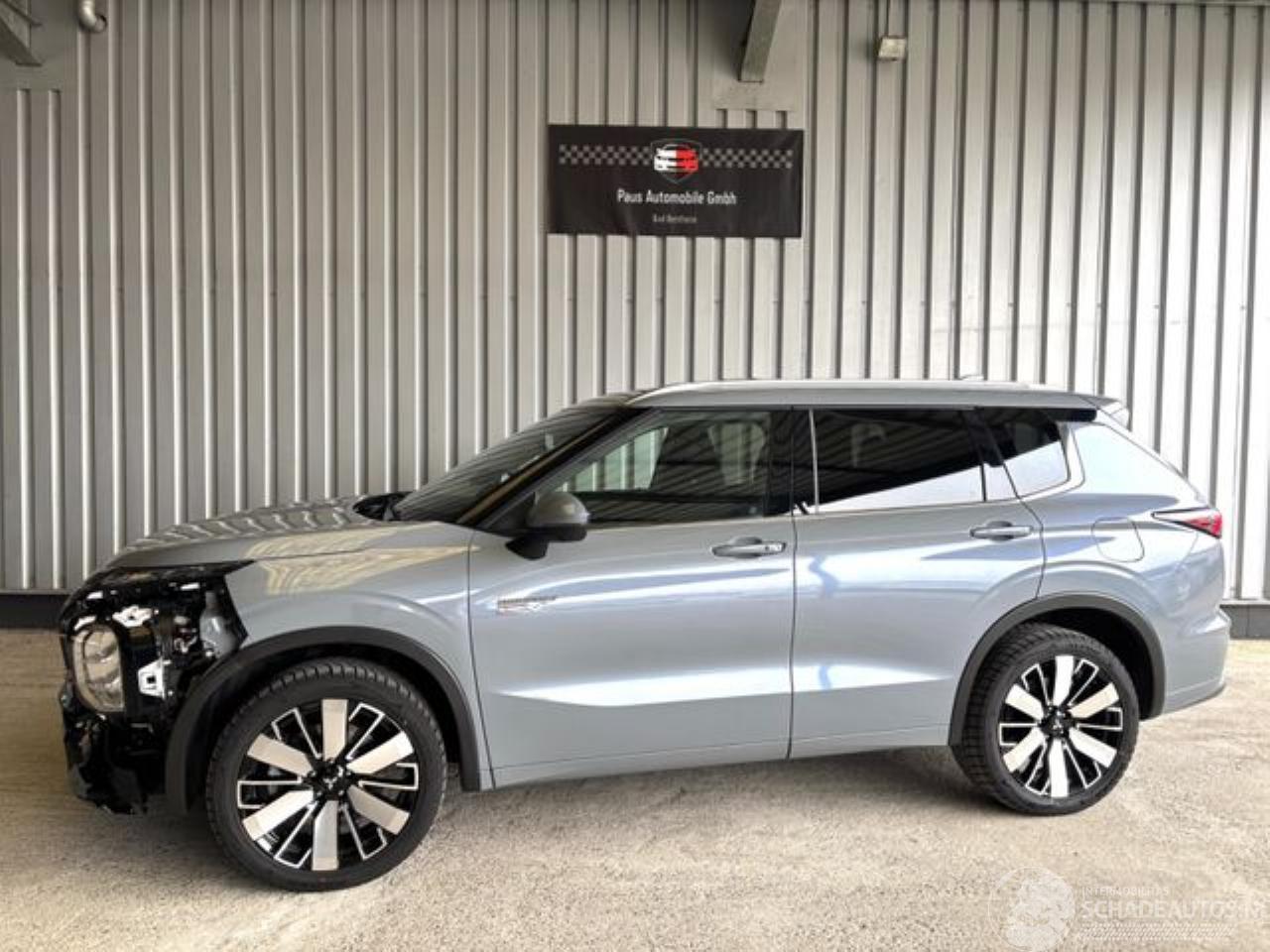 Mitsubishi Outlander 2.4 PHEV 4WD Top Panorama / VOLL