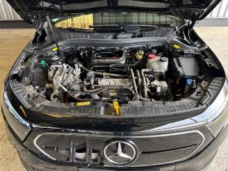 Mercedes EQA 300 4Matic Panorama / AHK picture 15