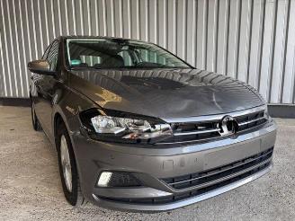Volkswagen Polo VI 1.0 TSI Comfortline DSG / Navigation picture 10