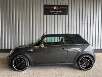 Mini Cooper S Cabrio Automatic / Navigation picture 5
