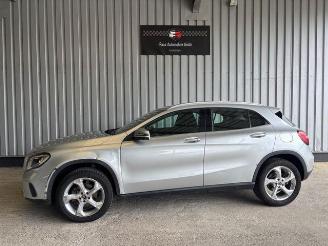 Mercedes GLA 200 Autom / R-Kamera / LED picture 1