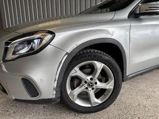 Mercedes GLA 200 Autom / R-Kamera / LED picture 10