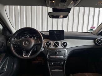 Mercedes GLA 200 Autom / R-Kamera / LED picture 12