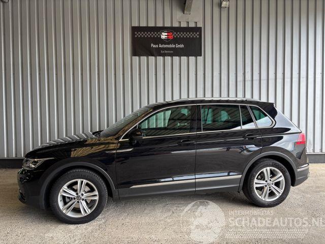 Volkswagen Tiguan Elegance 1.5 TSI DSG / Panorama / LED