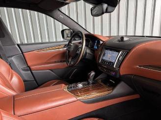 Maserati Levante GranSport Diesel Panorama / Luft picture 12