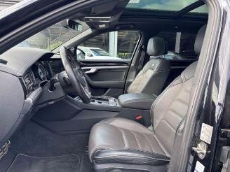 Volkswagen Touareg 3.0 TDI R-Line 4Motion Panorama picture 16