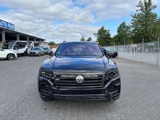 Volkswagen Touareg 3.0 TDI R-Line 4Motion Panorama picture 3