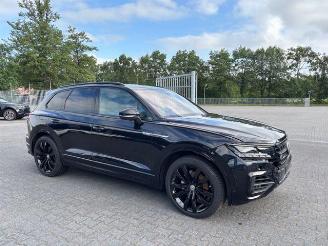Volkswagen Touareg 3.0 TDI R-Line 4Motion Panorama picture 4