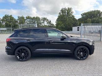 Volkswagen Touareg 3.0 TDI R-Line 4Motion Panorama picture 5