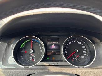 Volkswagen Golf VII Lim. e- 35.8 KWH / LED picture 15