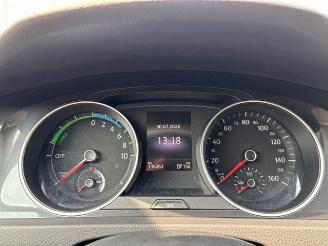Volkswagen Golf VII Lim. e- 35.8 KWH / LED picture 17