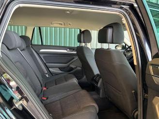Volkswagen Passat Variant Comfortline DSG / Navigation picture 13