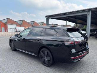 Volkswagen Passat Variant 2.0 TDI 4Motion R-Line picture 9