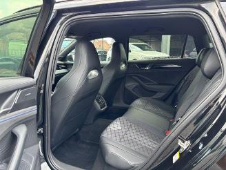 Volkswagen Passat Variant 2.0 TDI 4Motion R-Line picture 16