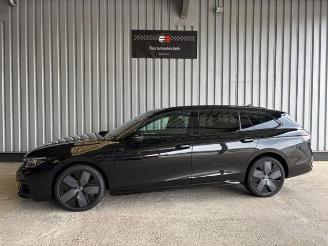 Vaurioauto  passenger cars Volkswagen Passat Variant 2.0 TDI 4Motion R-Line 2025/7