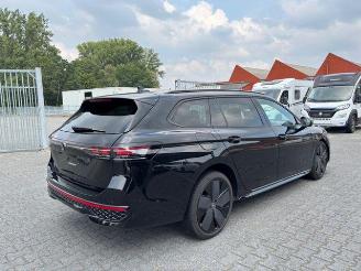 Volkswagen Passat Variant 2.0 TDI 4Motion R-Line picture 7