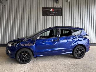 skadebil auto Ford Kuga ST-Line Navigation / R-Kamera / AHK 2017/12